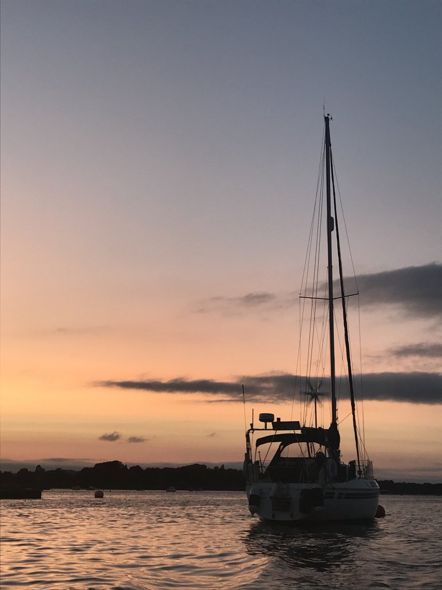 JillCarter5's tweet photo. #riverexecafe #exeestuary #devonlife stunning evening @riverexecafe, #seafood https://t.co/D0fKEmK9bW