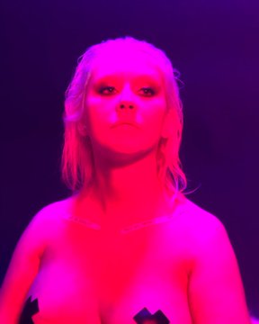 Christina Aguilera >> álbum "Liberation"[II] - Página 46 DlKMkivXoAMn7g2?format=jpg&name=360x360