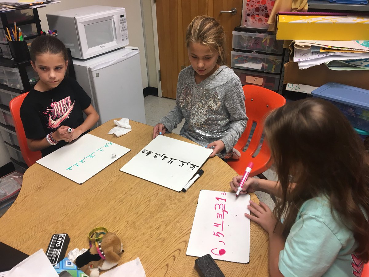 AlisonDJJS's tweet image. Working together to review place value #bettertogether  #keh4life