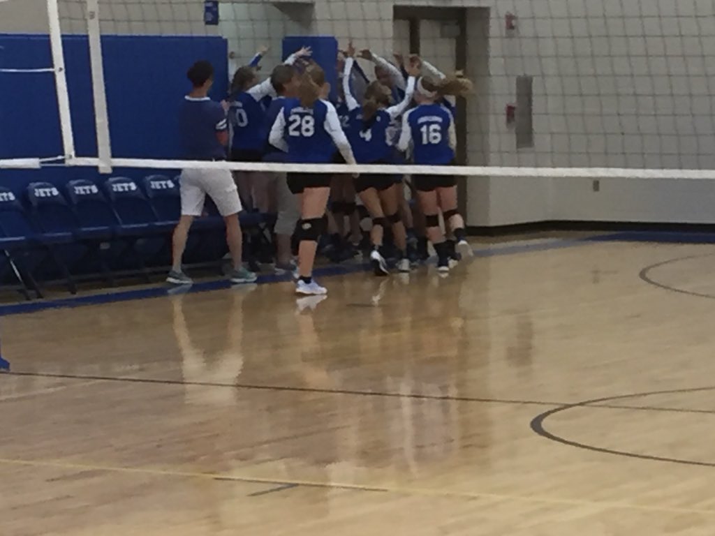Great night in MS volleyball- 7th grade wins in two and 8th grade comes from behind to win in 3 versus a tough Covington squad!  🏐🏐🏐 Go Jets!