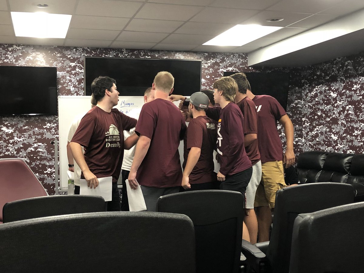 MikeOAllen's tweet photo. Special day for the @EKUManagers.  Excited to see what this fraternity does #GoBigE  @EKUHoops https://t.co/Ej8McfEL6p
