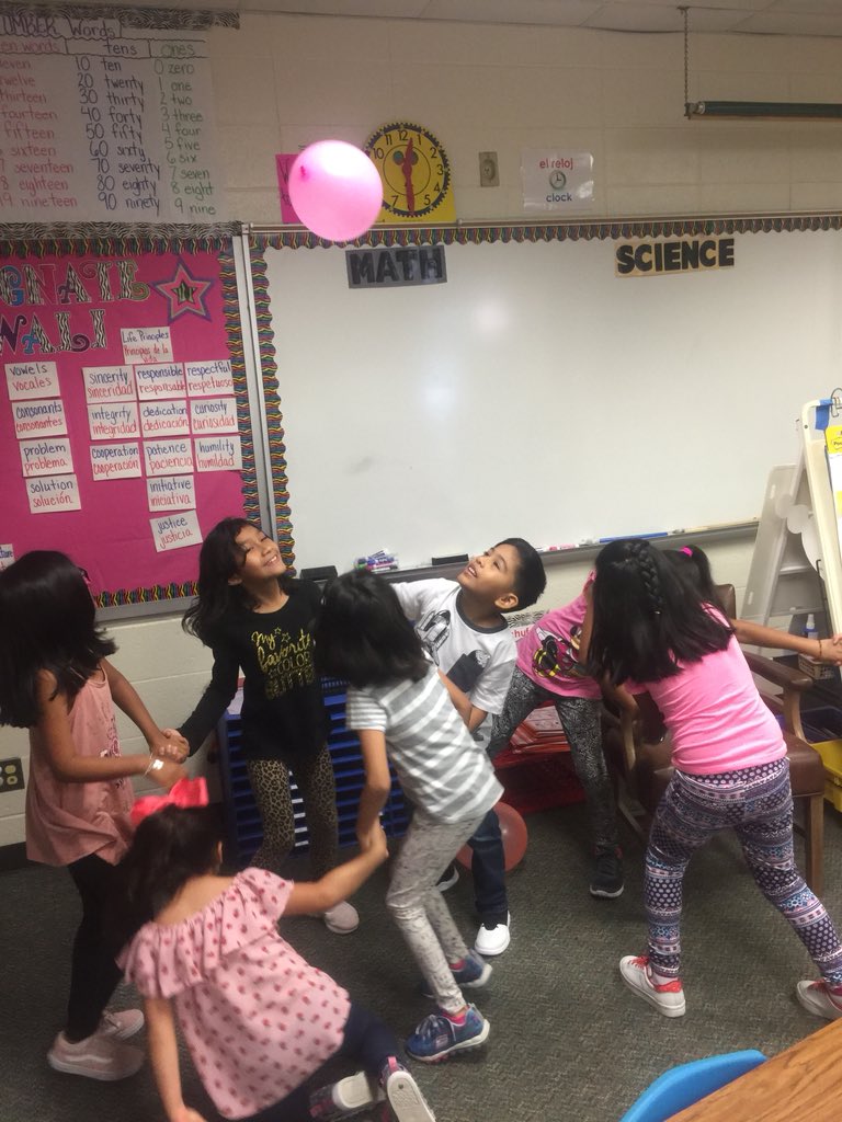 walters3000's tweet photo. Fun day full of team building games and making time to get to know each other! 💖 #MomentsinKlein #FirstmomentsinKlein 
#rothrams #buildingrelationships https://t.co/XnxZveCgdA