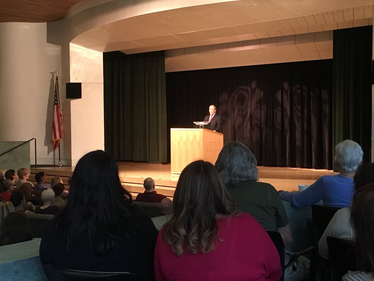 MarianLiberryan's tweet photo. This is as close as I can get to @peterbedelman Packed. House! @KCLibrary @thenewpress #socialjustice #NotACrimetobePoor https://t.co/2wbhq0Tt1K