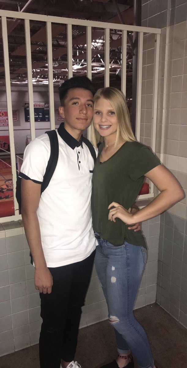 jordinbroadway's tweet photo. first & second day in one post :) #seniorrr https://t.co/aMBtzEe8Fk