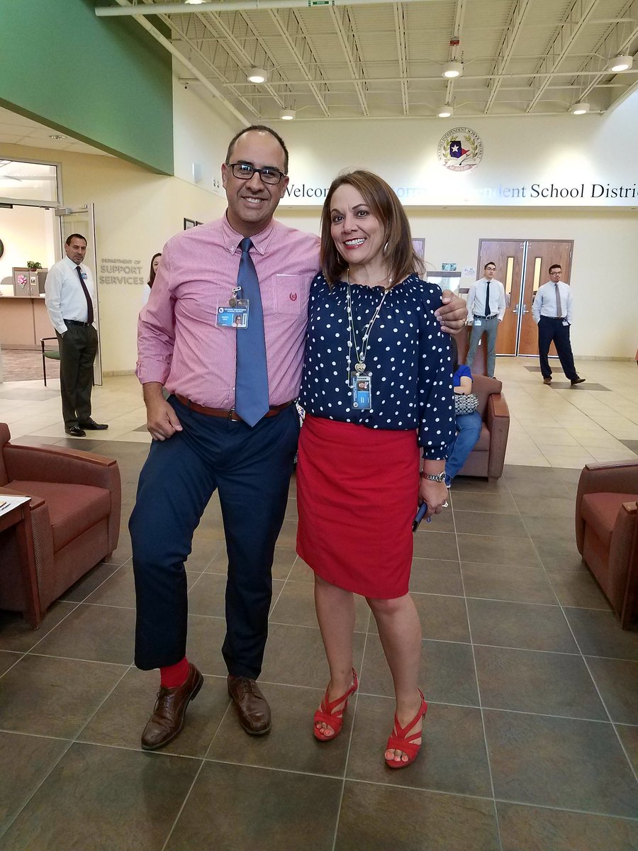 JParker_CISD's tweet photo. Great leaders think alike! @EDAztecs_HS  @Drugan_Pk8
#labordayready #TeamSISD https://t.co/2n7BcaLNkB