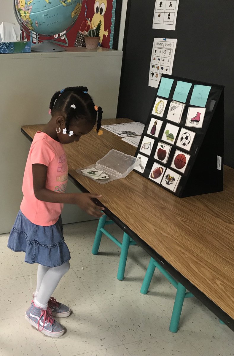 HuskyHumanities's tweet photo. Literacy stations are off to an awesome start! Stomping syllables, matching rhymes, and reading our favorites! @HillsideES @pamelaweiser https://t.co/dRvH7yaZZB