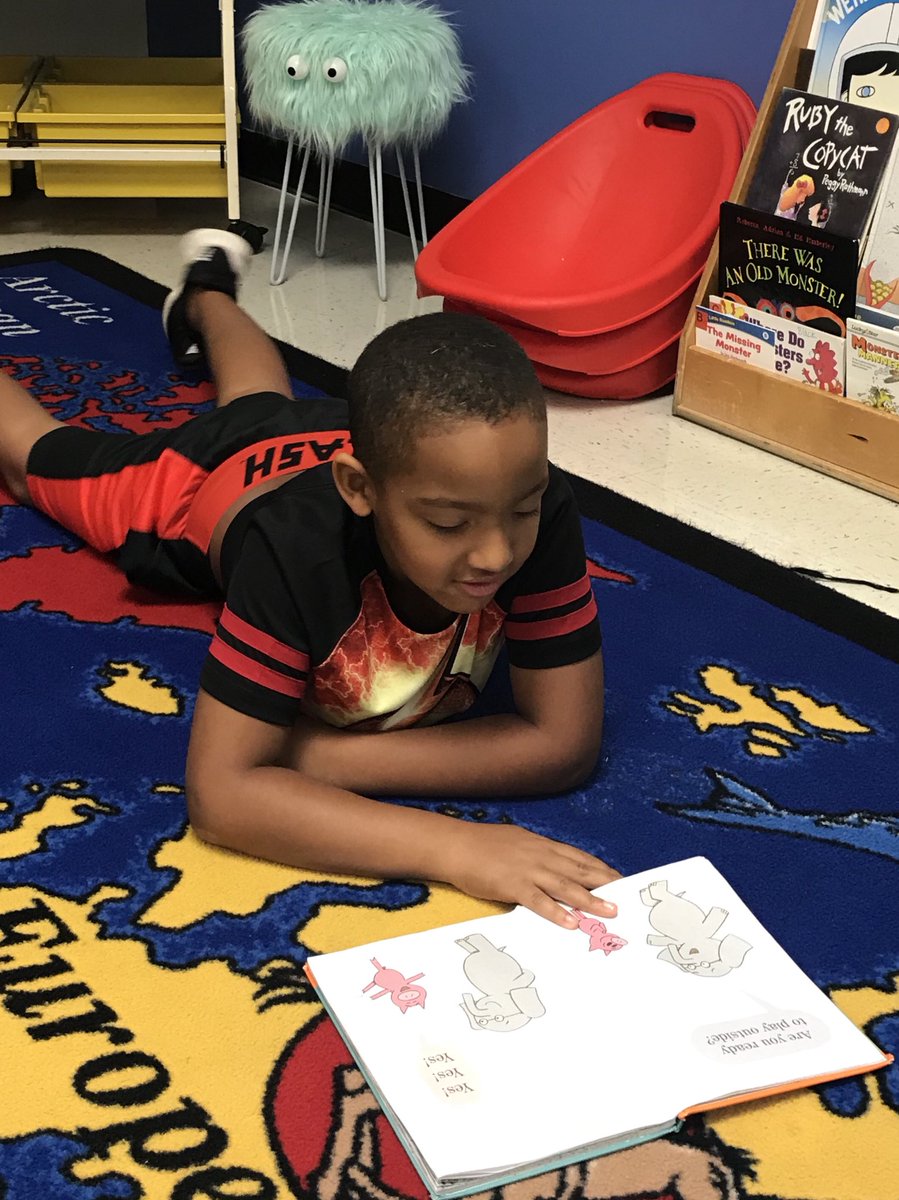 HuskyHumanities's tweet photo. Literacy stations are off to an awesome start! Stomping syllables, matching rhymes, and reading our favorites! @HillsideES @pamelaweiser https://t.co/dRvH7yaZZB