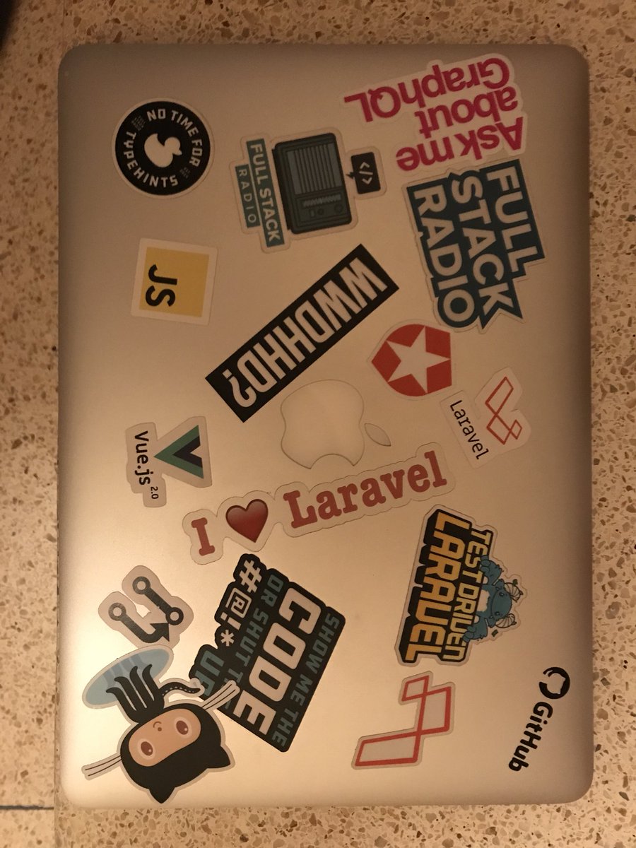 simo_benhida's tweet image. Here is mine #laravelstickercontest2018