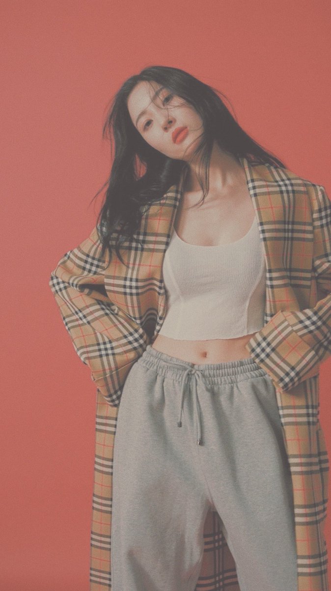 petitsyoon's tweet photo. soft sunmi lock screen and home screen. 

>rt or like if used 
>dm me for requests https://t.co/VdFRa35TSe