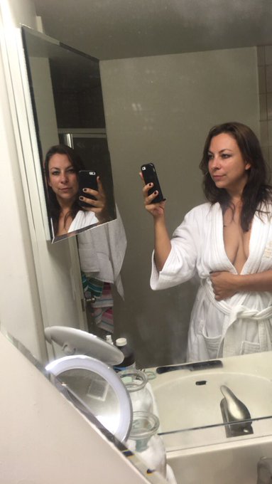 Mirror mirror on the wall, Who&rsquo;s the fairest MILF of them all? https://t.co/83jsY2UkJD<a href="/tag/whootywednesday"class="tags"><span>#whootywednesday</span></a>