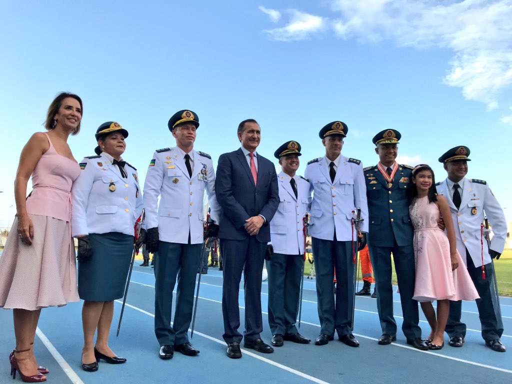 waldezoficial's tweet photo. Participei da solenidade onde 197 bombeiros militares foram promovidos e ascenderam na carreira militar. A promoção é a primeira desde que a instituição reformulou sua LOB, em 2018. Me sinto honrado em fazer parte desse momento.
#OficiaisEPraças #ValorizaçãodoServidor #CBMAP https://t.co/lAQiagAGuN