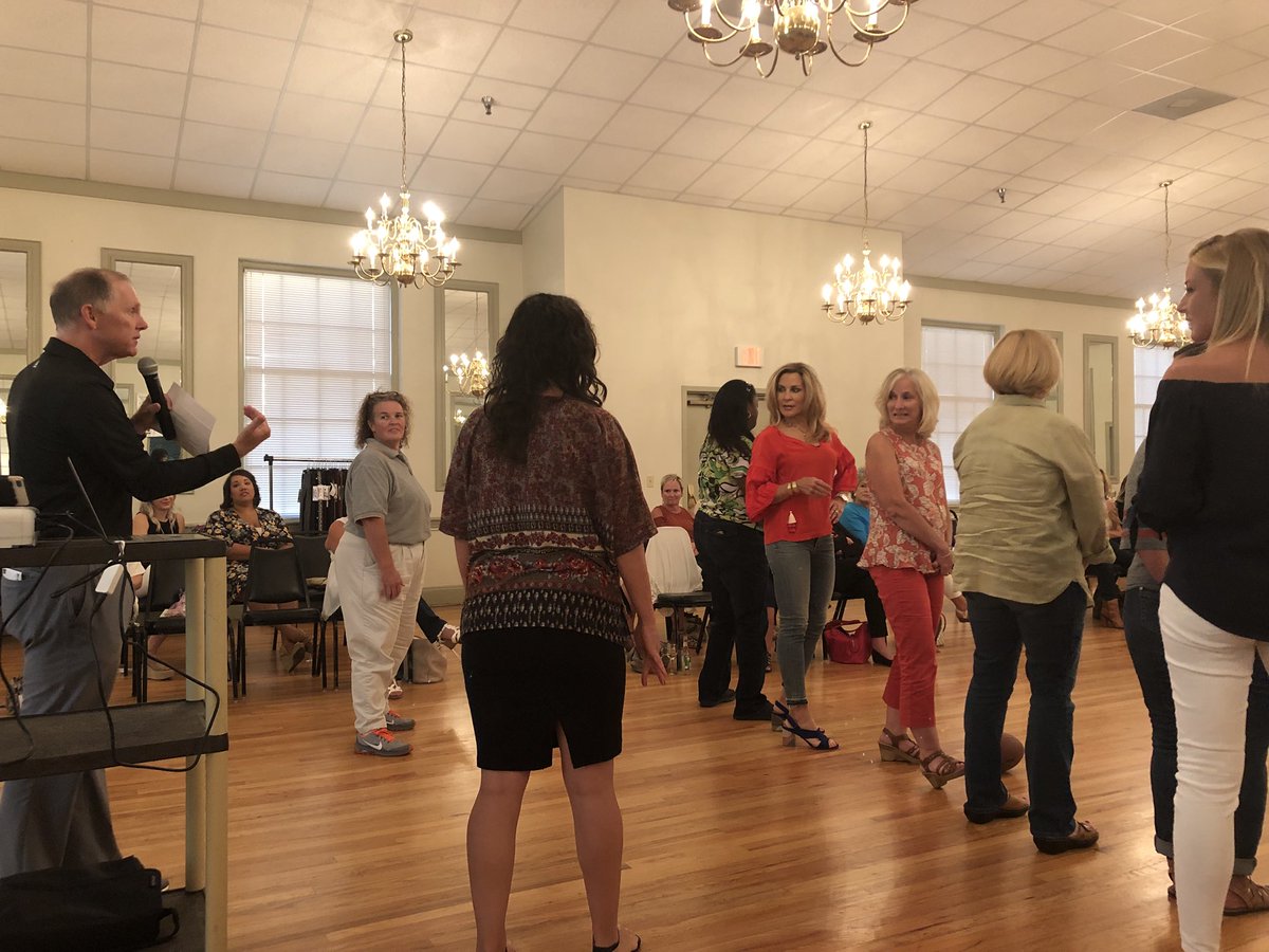 CTNkingandqueen's tweet photo. Getting some interactive learning with @PhilSavage at #GGKC at @IAmOldHickory! #ChangingTheNarrative #WomenInSports #Football https://t.co/s5ODWq3Wki