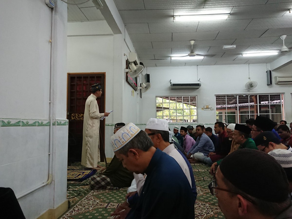 bangi15's tweet photo. Solat Sunat Aidiladha 1439H. Pertama kali diadakan di #Surau #IbnuSina https://t.co/4q7cUEyW0o