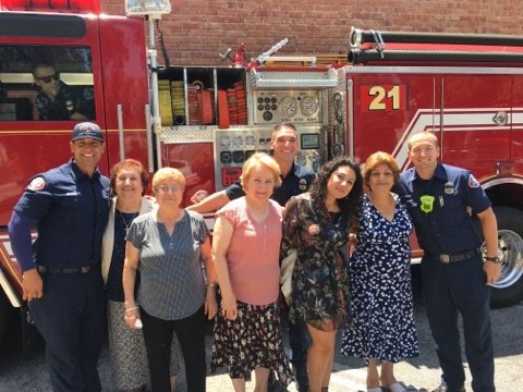 GlendaleFireCA's tweet photo. We were honored by the warm welcome and delicious lunch courtesy of Casa De La Paloma and its wonderful residents. We enjoyed spending time with you all and thank you for your generosity.
#mygfd #MyGlendale #potluck #firedepartment #humangood https://t.co/wc4bZQtz8T