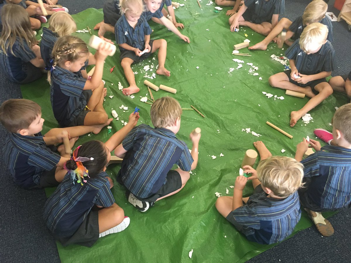 "Miss Maddi did you know that scientists also discover dinosaur bones?" Following the knowledge and interest of one child turned into a class investigation into palaeontology! Lots of discovery and excitement! #earlyyears #pyp #WeAreAis #CognitaWay #CognitaInsider <a href="/ais_singapore/">Chase</a>