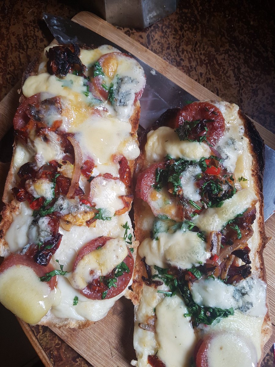 crazythainame's tweet photo. Thanks to those who over catered my weekend away. Leftovers rock! #turkishbreadpizzasubs #fourcheeses #salami #antipasti #itwasme #ssshhhh https://t.co/JRF965BPYY