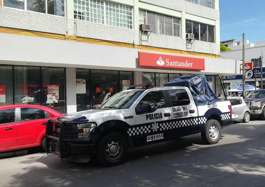 Veracruz: Trasciende ROBO de 500 MP a comerciante, iba a depositarlo al Banco Santander. Noticias en tiempo real