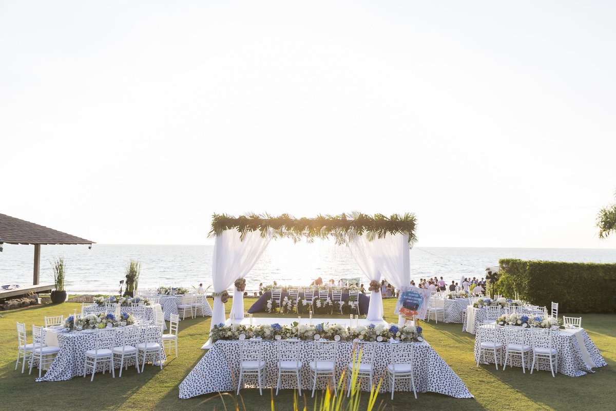 tbpdreamteam's tweet photo. Tropical Beach Lux wedding reception dinner | Planner Stylist @tbpdreamteam | Photo #darinimages | Venue @elitehavens https://t.co/U0A3klr4IQ