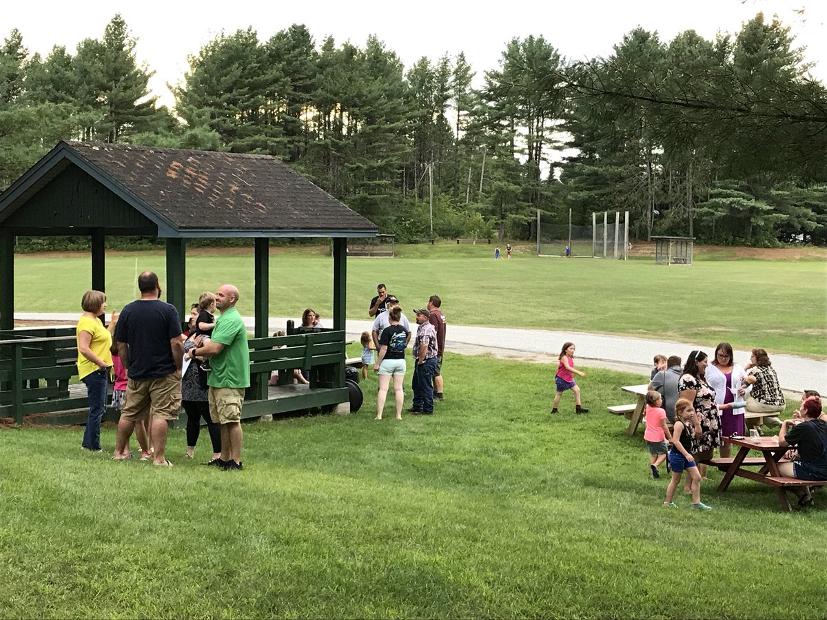 SheldonSchoolVT's tweet photo. #SheldonBear staff worked hard and got toβplayβ a little too. Thank you PTO for fun times and yummy ice cream! #PTOrocks #BackToSchool2018 #IceCreamSocial https://t.co/phVVnvvir5
