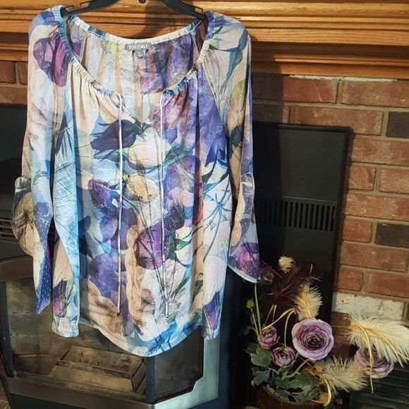 blooming_luna's tweet photo. So good I had to share! Check out all the items I'm loving on @Poshmarkapp from @doreannoe #poshmark #fashion #style #shopmycloset #ullapopken #previewcollection #rozali: https://t.co/iL6BOqCAv1 https://t.co/ucRFbfJhf1