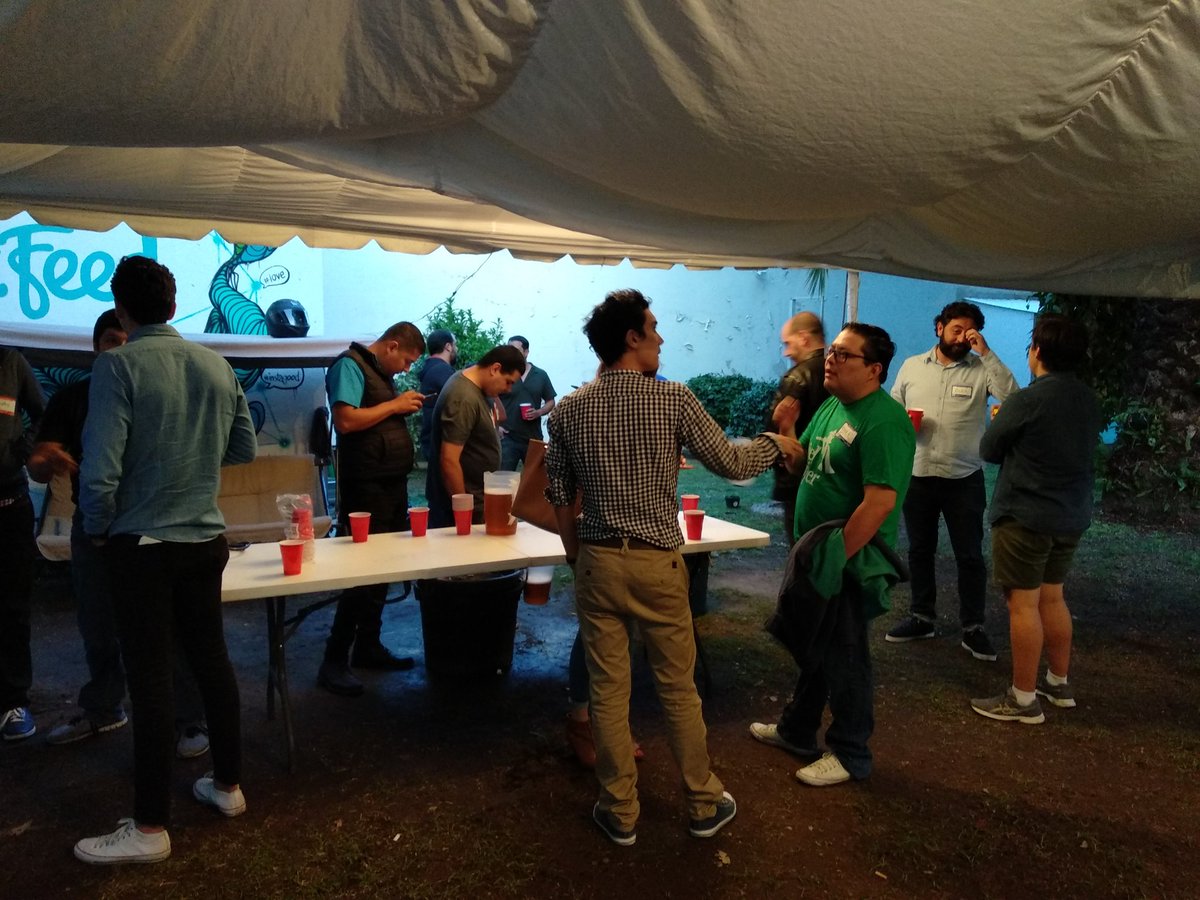 hackfundgdl's tweet image. Estamos a pocos minutos de comenzar #HFProdev con David Chen ¡No te lo pierdas!