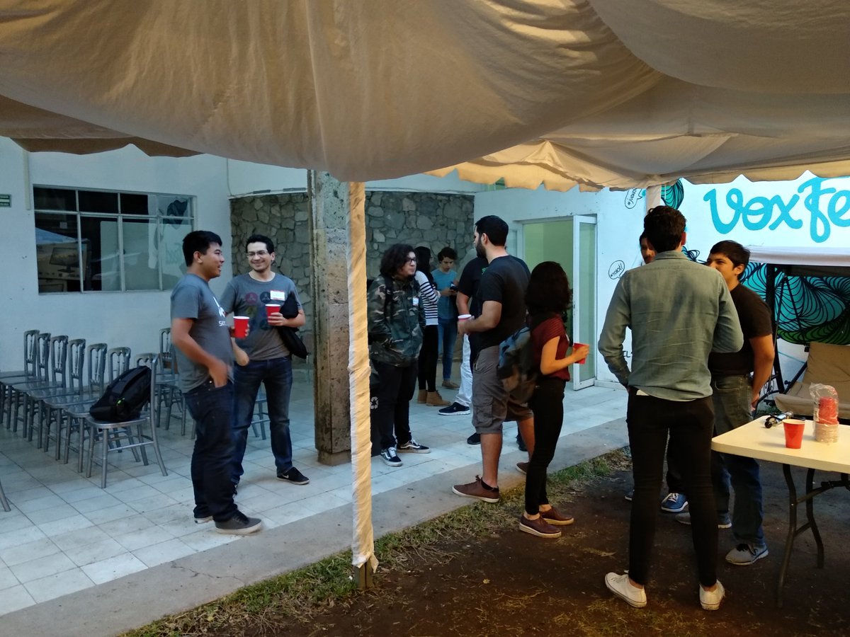 hackfundgdl's tweet image. Estamos a pocos minutos de comenzar #HFProdev con David Chen ¡No te lo pierdas!