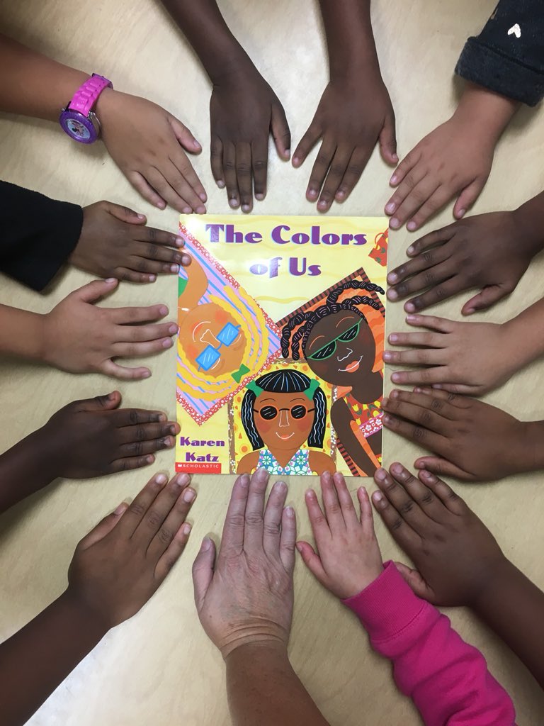 Mrs. Malher’s class read “The Color of Us” while celebrating themselves. What a beautiful picture!  #thechalkvilleway <a href="/JEFCOED/">Jefferson County Schools</a>