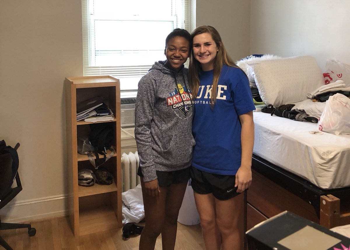DukeSOFTBALL's tweet photo. Freshman Move-In: ✅

#GoDuke 🔵😈 | #TeamTwo https://t.co/RzEgiQY9OP