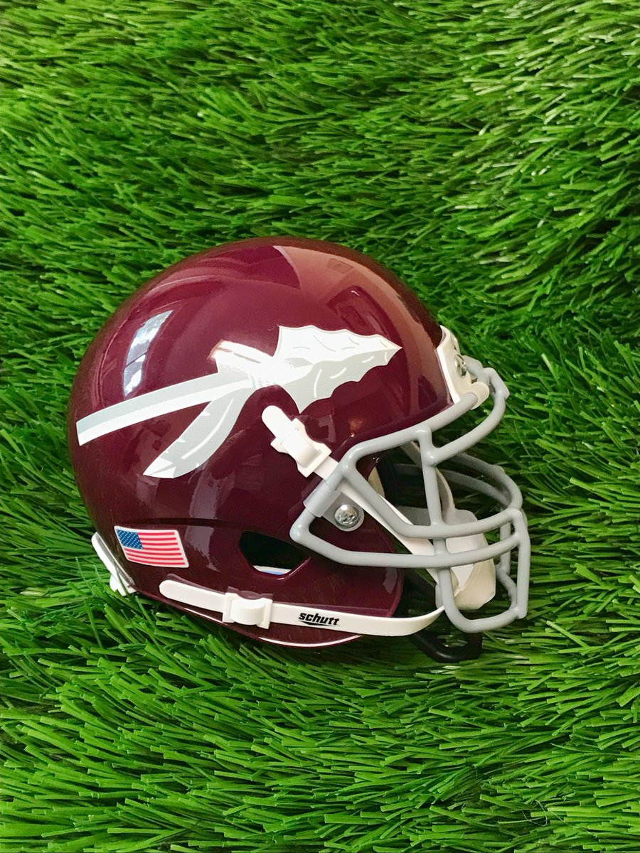 97_sports's tweet photo. DB!  We've got your mini helmets in stock and available on our website!! We give $5 back to the program for each one that is ordered online.  Please share the link and retweet!  #RollTribe
https://t.co/AkFAzlOwVk   @dbtribelive @DBQbClub @DB_Indians @DBHS_FB @TribePrincipal https://t.co/qdBL1qd8ZL