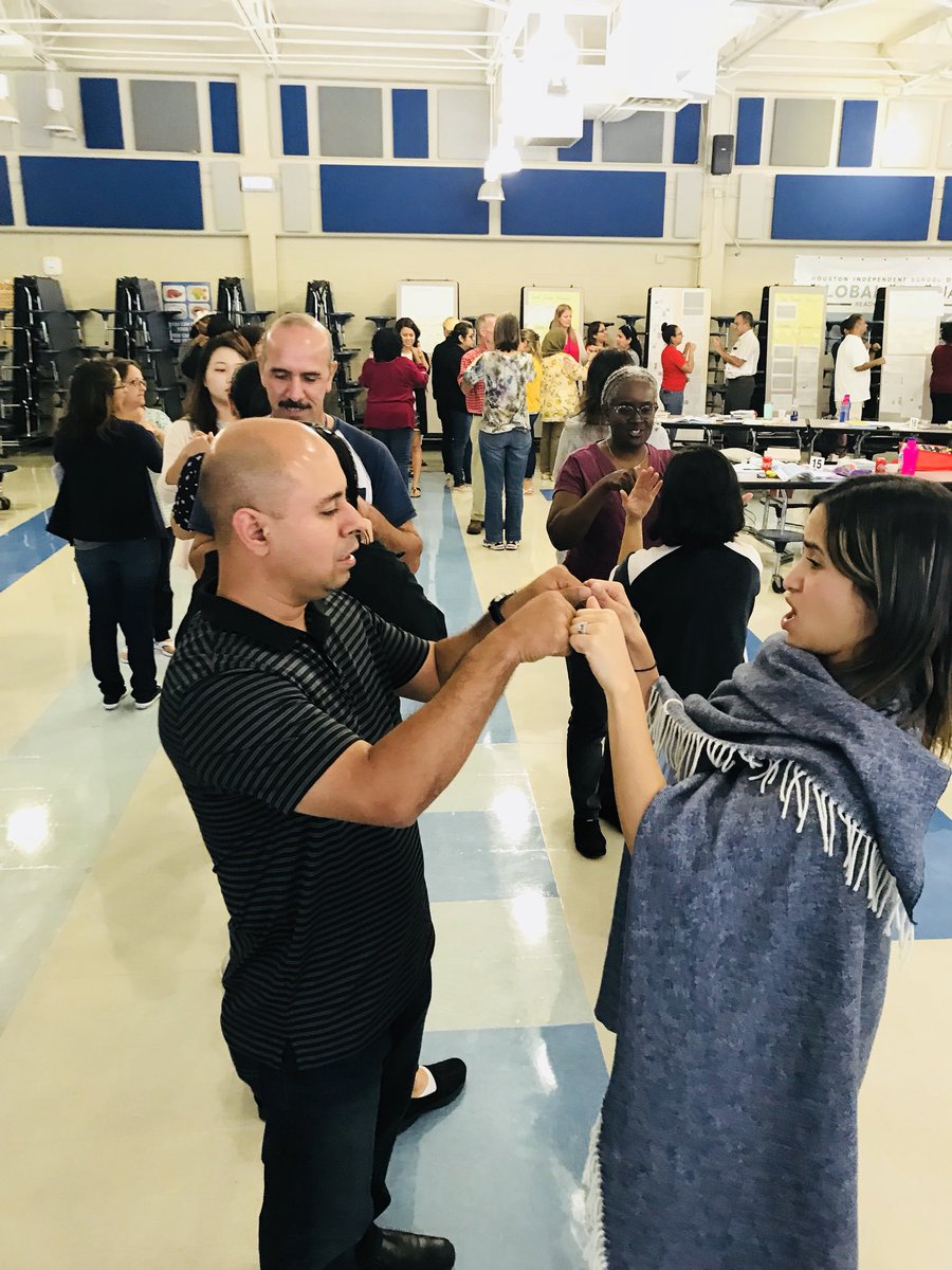 SuttonES_HISD's tweet image. Adding more cooperative learning tools to our tool bag. Stellar training Ms. @angela_mcconico 🙏🏼 #KaganRefresher #AimForGold