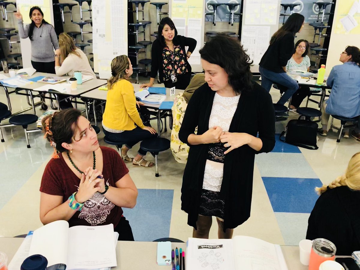 SuttonES_HISD's tweet image. Adding more cooperative learning tools to our tool bag. Stellar training Ms. @angela_mcconico 🙏🏼 #KaganRefresher #AimForGold