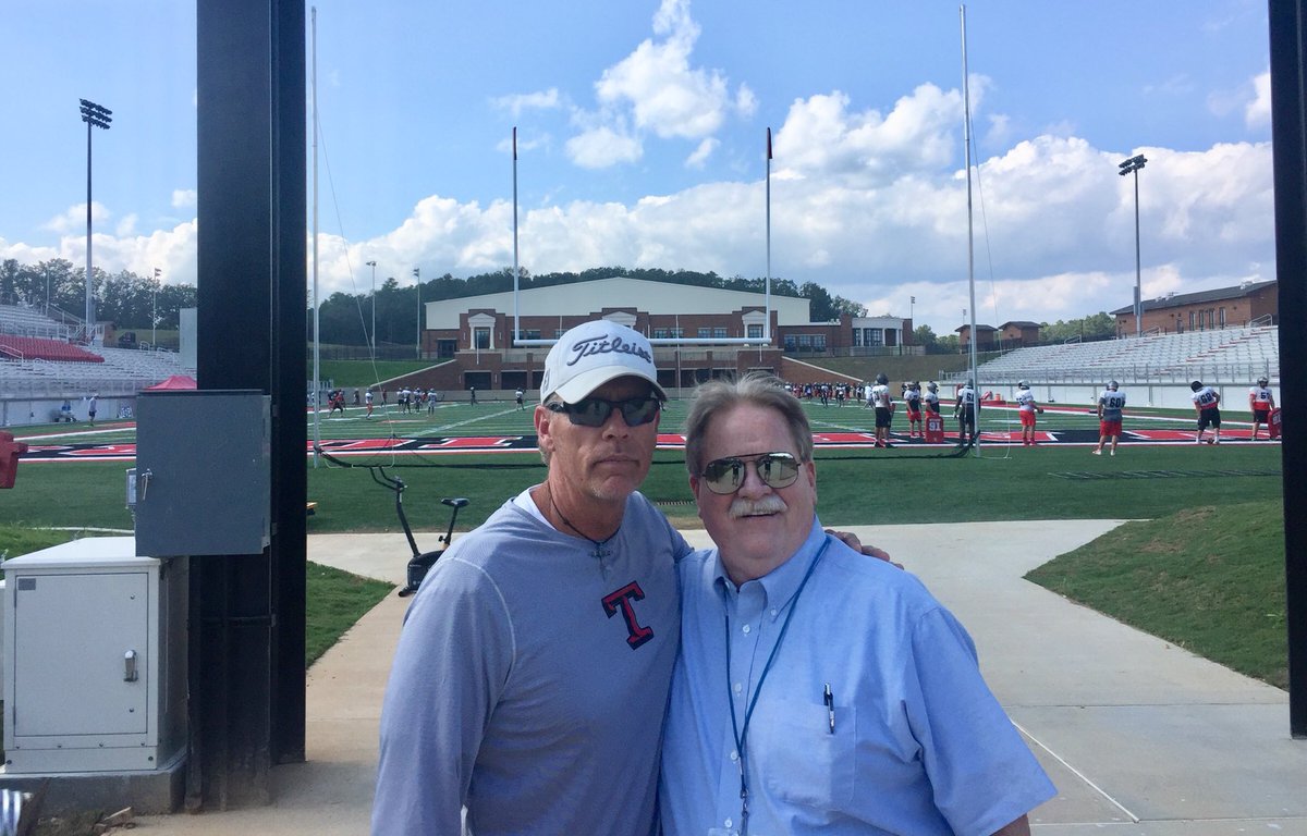 Prof_ZW's tweet photo. Really enjoyed watching Thompson High School and @coachmarkf practice today.  Enjoyed even more seeing their academic coach there too.  #outworkemintheclassroomtoo https://t.co/qFQ74qTwK0