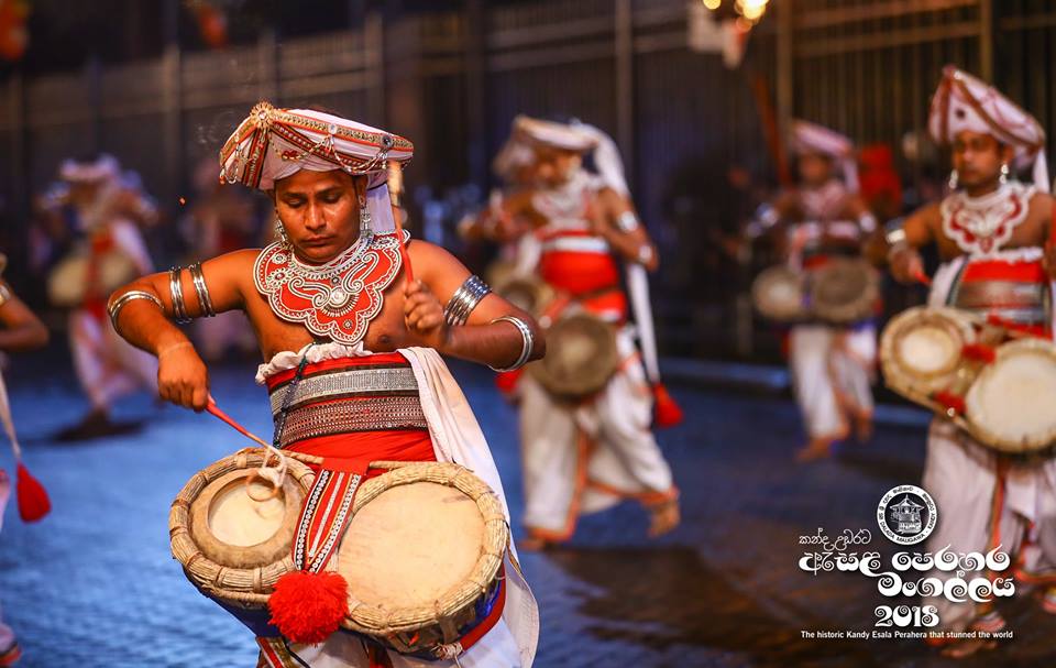 srilankandream's tweet photo. Tour Package for Kandy Esala Perahera is designed with the flights from UK to Sri Lanka with VISAs. It covers the accommodation, airport transfers &amp; provide the facility to witness this magnificent cultural pagent for a day in a reserved seating. Book Now: https://t.co/x1AojiMj8o https://t.co/UTTG2USlky