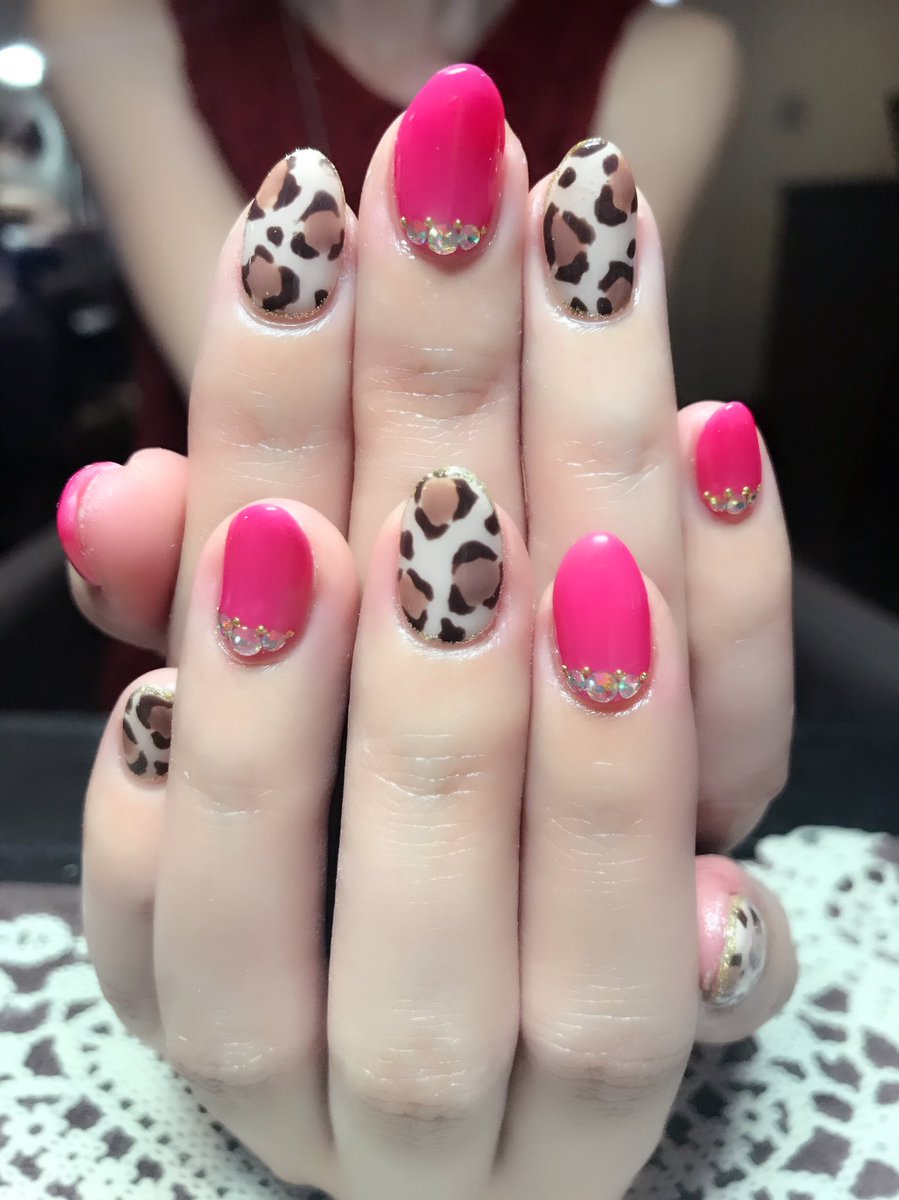 Taka Emi New Nail ヒョウ柄 ピンクヾ ﾉ 秋ネイル 先取り 秋ネイル ジェル ネイル 大人ネイル ネイルチェンジ ネイルデザイン ネイル ヒョウ柄ネイル アニマルネイル ピンク 可愛い かわいい ネイル好き ネイル好きな人