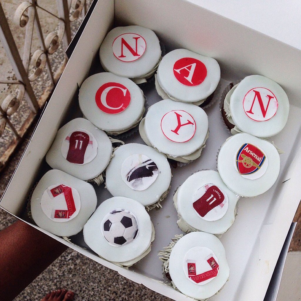 Footie fans ... I got you all. Now we have the football themed cuppies. You can select the team of your choice and have it on your cupcakes Baked with soul, enjoyed with pleasure