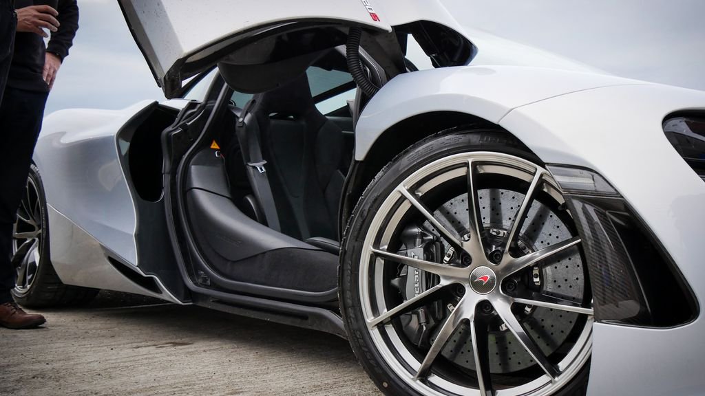 ReepSouthern's tweet photo. If a car could be a superhero... 😖
Throw back to our McLaren meet up earlier this year.
#McLaren #supercar #bold #powerful #sexy #instagood #nofilter #picoftheday #beautiful #instadaily #carporn #prestige #luxury #luxurylifestyle #prestigious https://t.co/vU02GJhZCm