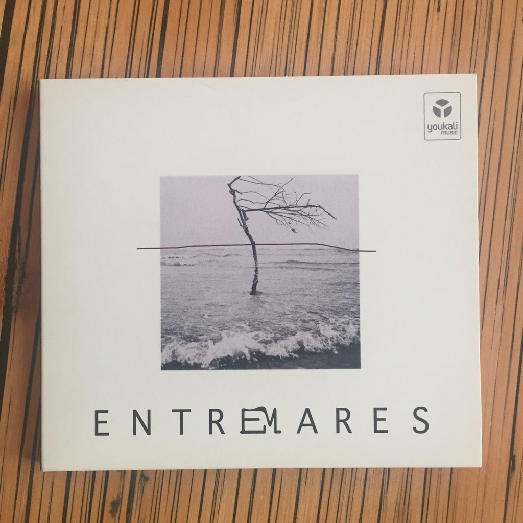 fneirad's tweet photo. Descubriendo el debut de @PEntremares, la joven alianza entre un guitarrista y un clarinetista/saxofonista en la que anida mucho talento. Hoy #UnDiscoAlDía bascula entre la clásica, el jazz y las músicas del mundo Cc @babelia_elpais @DimediaEstudio https://t.co/qRkLr11yuL