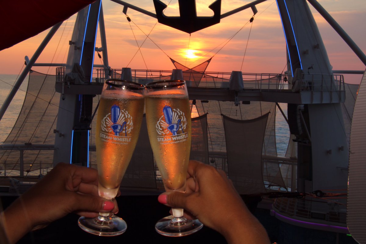 Cher_jays's tweet photo. No filter needed for this stunning sunset! 🌅🚢🥂 @SteamWhistle  @RoyalCaribbean #goodbeerfolks https://t.co/eSDOIBBSph