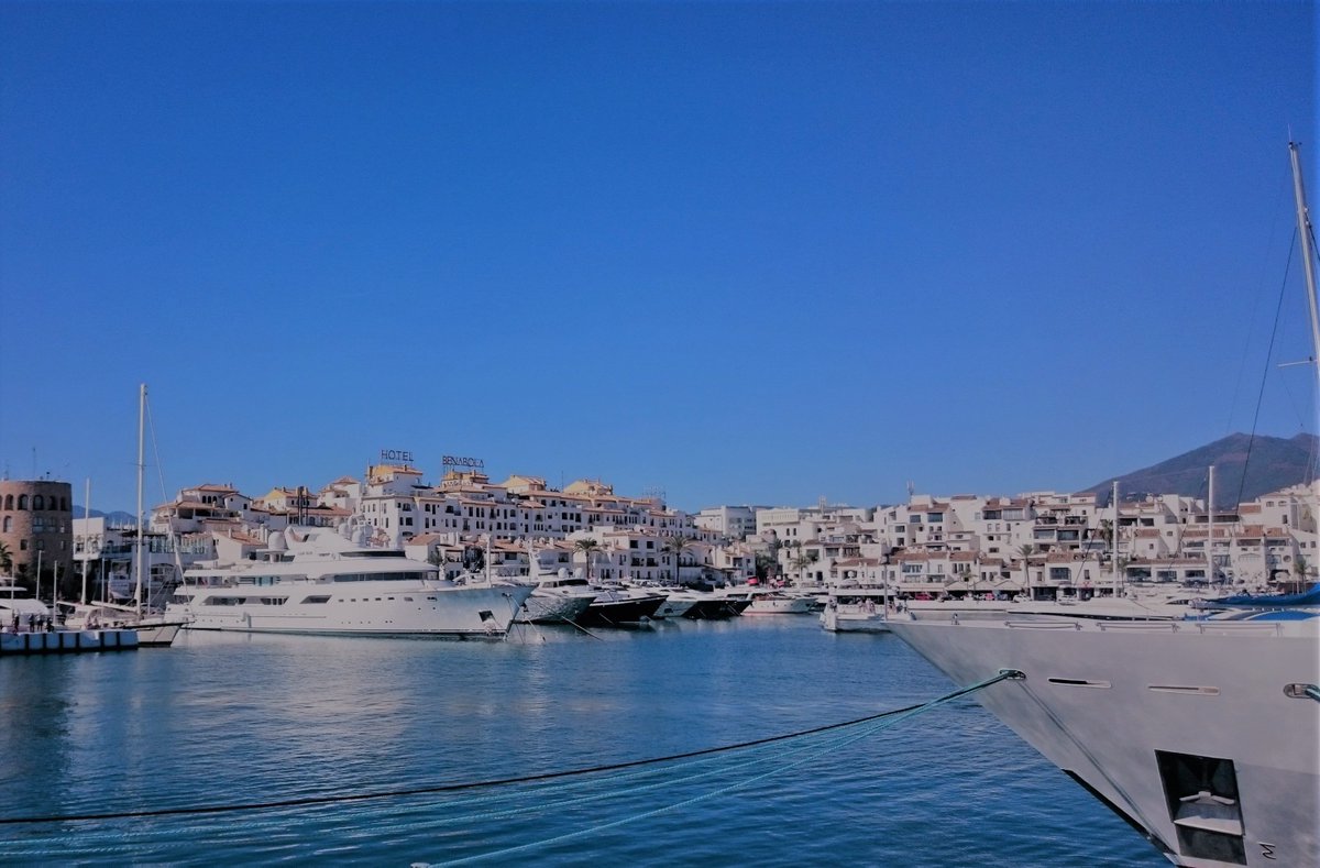 Se perfila que será otro hermoso día en Marbella 🐠¡Buenos días! 
It´s shaping up another beautiful day in Marbella⛵Good morning! ⚓ 

turismo.marbella.es

#Marbella #PuertoBanús #Turismo #FelizMiercoles