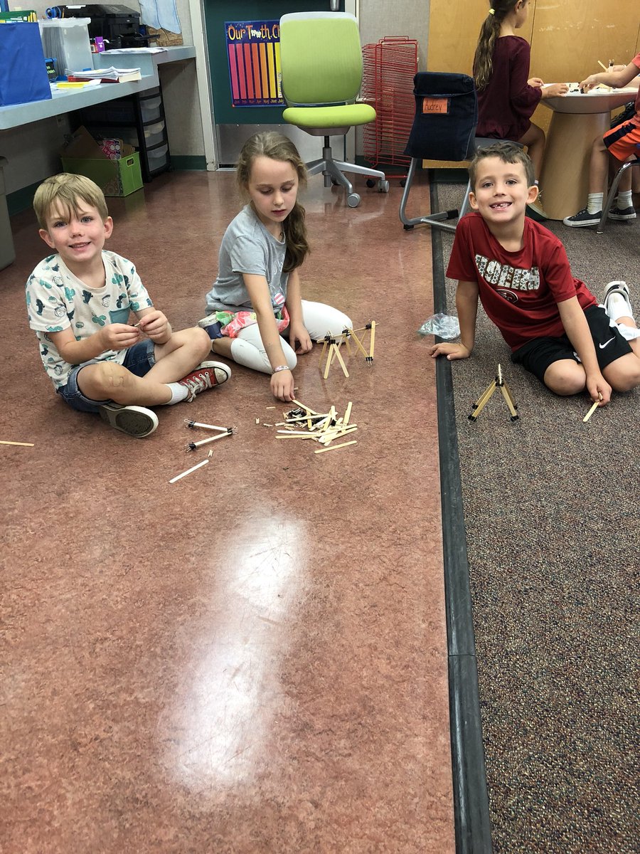STEM time!!!  Lots of building and teamwork.  @MrsLaw10 <a href="/pennpanthers/">Penngrove Elementary</a>