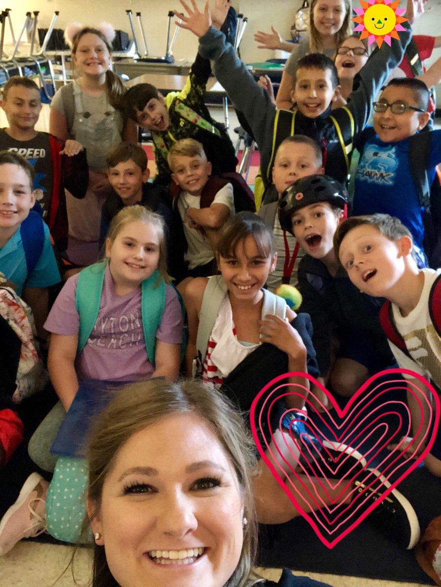 mskapeller's tweet photo. Over here reflecting on how amazing this year is going to be!
Most of my “why”s made it in the picture ❤️
#blackhurstleads #SCSD #ilovemyjob https://t.co/xrDYsAimiy