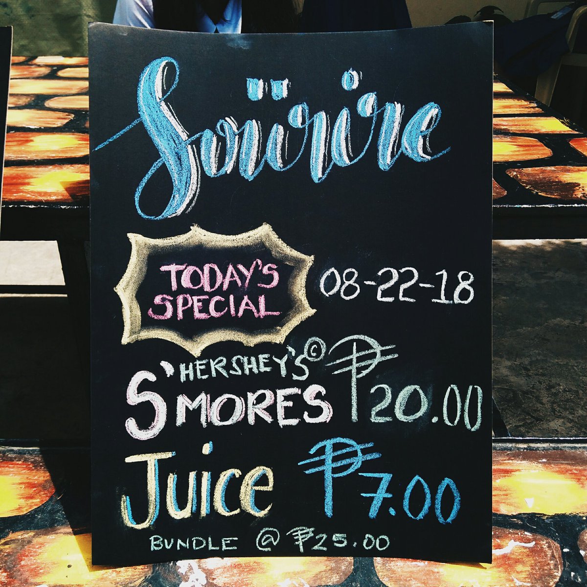 chesteriyakii_'s tweet photo. Sourire! Taste in better with a Smile 😊
Today's Special 08-22-18

Hershey's© S'mores - Php 20.00
Blue Lemonade Juice - Php 7.00
S'mores + Blue Lemonade - Php 25.00

#EntrepDay #Sourire https://t.co/Gk8896J7CW