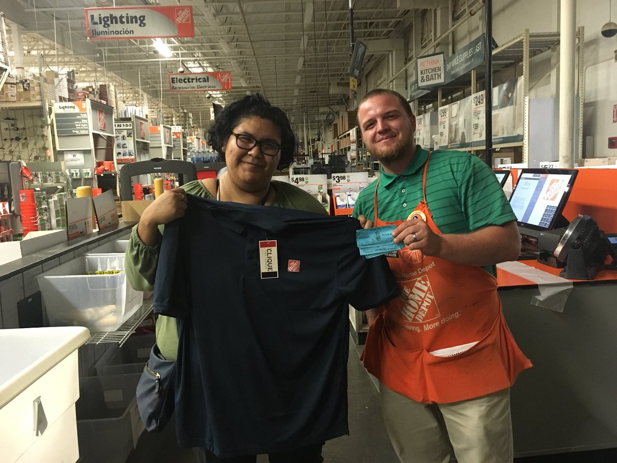 Andrea cashing in her Homer Bucks! Great job Andrea! #awesome #homerbucks #HDShirt @MarksabasRivera @whyumadbro911 @elizondo_iii @azwildcatsfan81