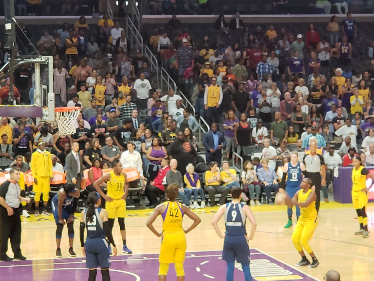 EHernandezTV's tweet photo. Supporting the @LA_Sparks tonight at @STAPLESCenter! #WinOrStayHome! Go #Sparks 🏀💜💛 #WNBA #WNBAPlayoffs #Lynx https://t.co/qKAKeUGckJ