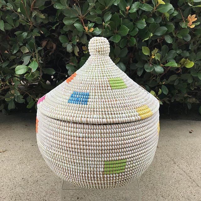 FairTradeDecor's tweet photo. NEW to the store!! Handwoven using natural grasses and thin strips of recycled prayer mats, this basket will last you decades! It has many different uses and it’s domed lid allows for an impressive amount of storage. It can even help keep your food warm!… https://t.co/GXJQamxviX https://t.co/rJAZHyEqia