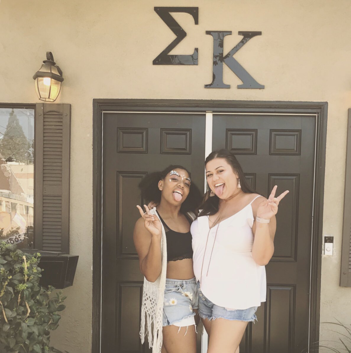 SigmaKappaCSUF's tweet photo. Issa (Σ)KOACHELLA vibe 🌵💖✨
#polishweek #day2 #csufpanhellenic #gogreek #sigmakappacsuf https://t.co/H925jSeuX5