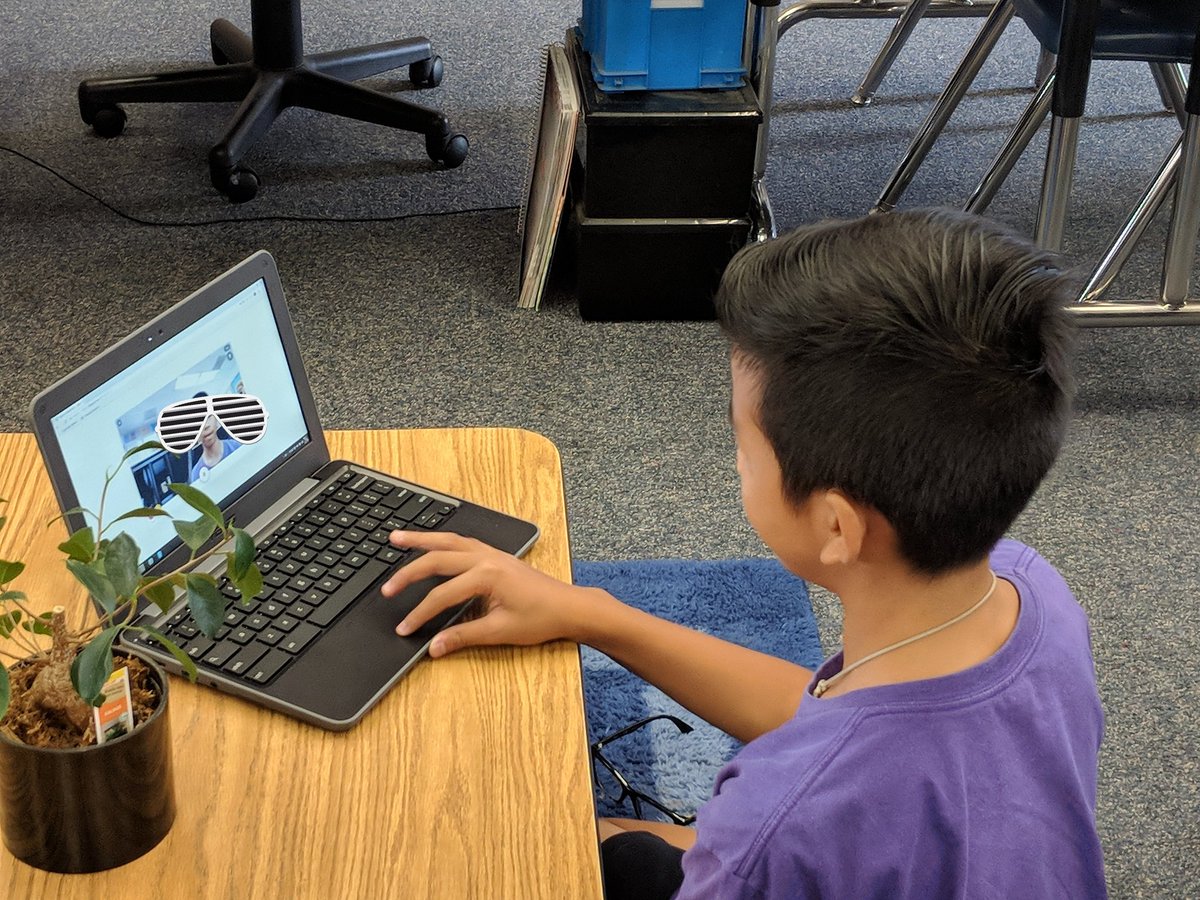 OsideFoster's tweet photo. Ss @IRaCoyote experienced @Flipgrid, concentric circles, Jo Boaler, & team building fun on the second day of school. Together we'll build the foundation for a successful year! #CoyotesConnect #youcubedmath #teamwork https://t.co/cU9orArzXL