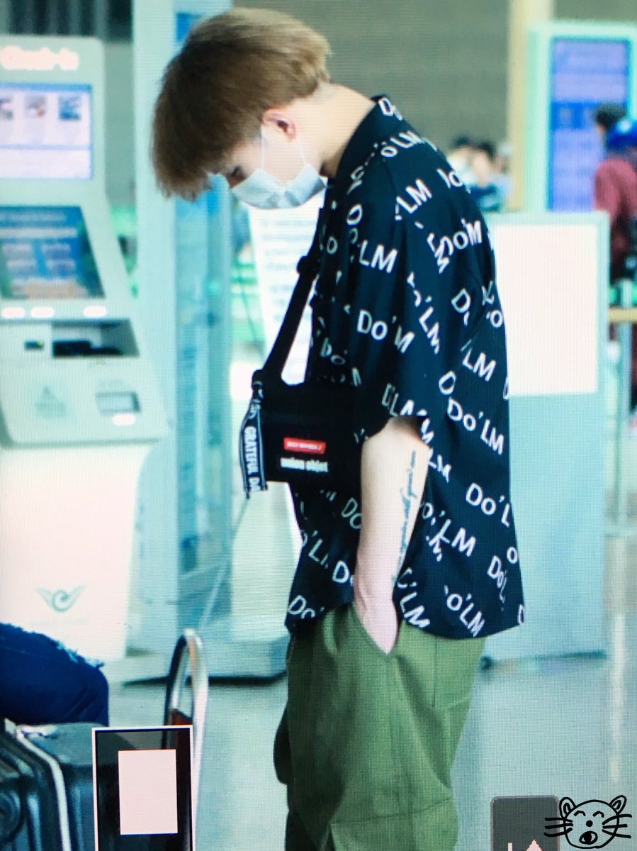 UK_CANDOIT's tweet photo. 180822 인천공항 출국 프리뷰
조시미 조시미 잘 가따오기💪🏻💪🏻❤️ 
머리스탈 싱크 무엇..? 귀엽따고요😘
@24k_Uk #투포케이 #24K #정욱 #무대천재 https://t.co/V4zmkh6bRe
