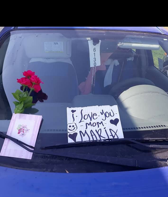 Jerry28600024's tweet photo. Y'all already know, IT DON'T MATTER YO AGE YOU STILL THEIR BABY&amp;it's the action that matters, the love is what matters2them. She got out of work probably stressed out, or probably she got out happy, but one thing I know for a fact is that when she got to her car, she smiled.💯💖 https://t.co/8FBaq5MMRt