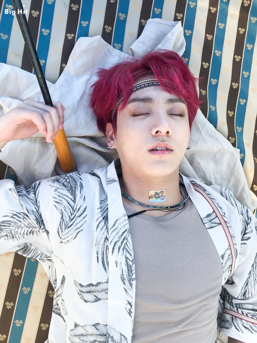 ARMY_IPURPLE_U's tweet photo. Me iré a la camita a intentar descansar...

ARMYs, duerman bien. Mañana esperemos despertar con noticias de bighit

Nochesitas 🌛💜💫

#MMVAS #FFGroupBTS #iHeartRadioMMVAS @BTS_twt https://t.co/TPeAgu8EUT